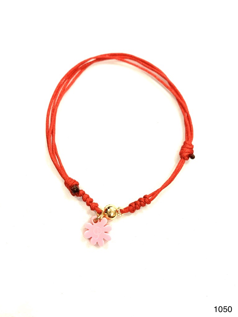 Pulsera de hilo con dije de flor